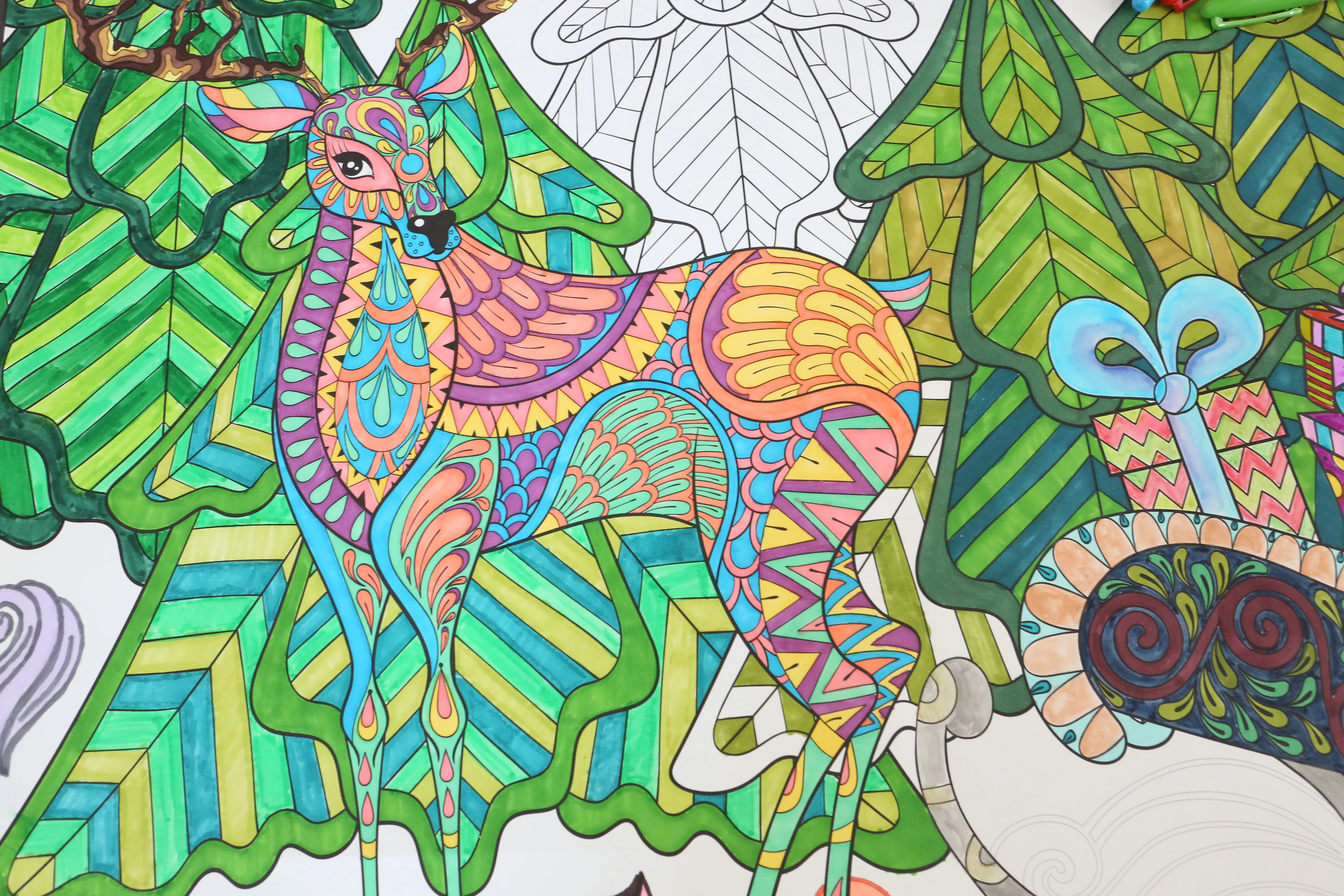 Christmas Sleigh Giant Coloring Poster – Large Holiday Wall Art for Families & Group Coloring Activity for Parties & Celebrations - Image 10